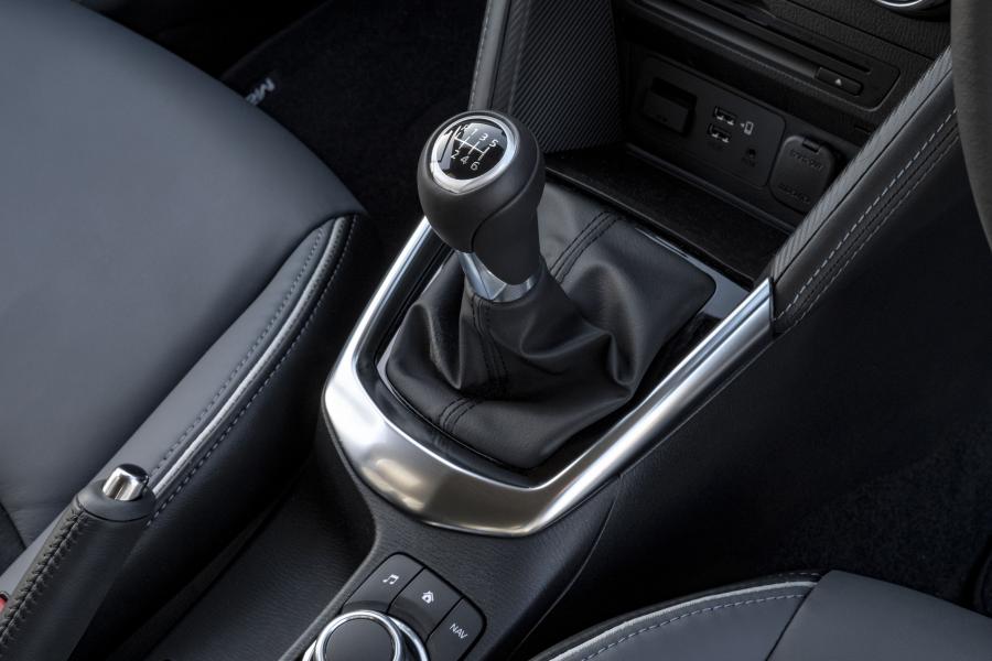 Детали интерьера Mazda2 2019 года  (UK) (фото 31 из 54)